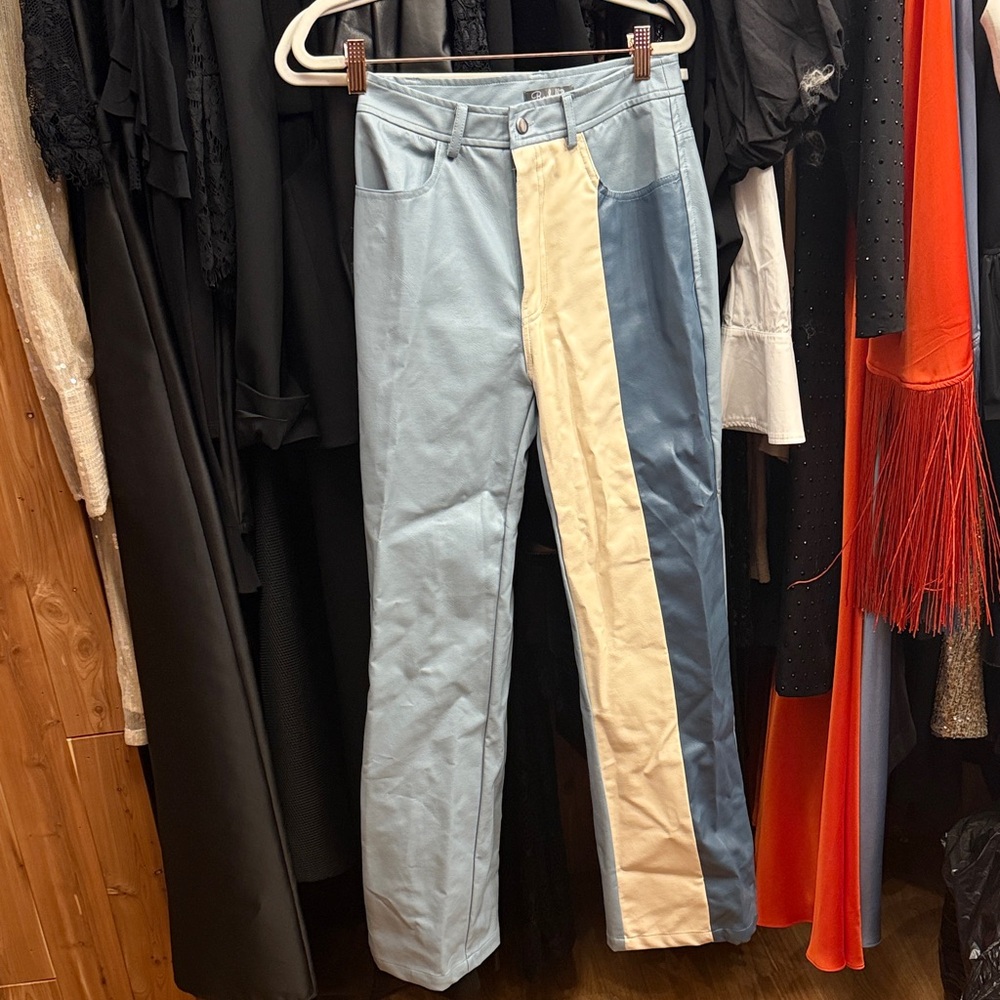 Stylish Wide Leg Pants with Blue and Cream Stripes
